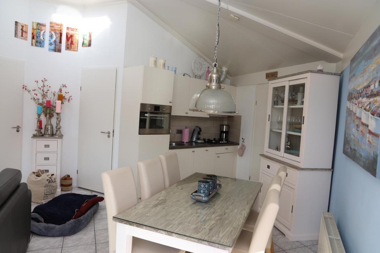 Ferienhaus Am Meer Mit Kamin & Sauna - Seestern 251 Джулианадорп Екстериор снимка